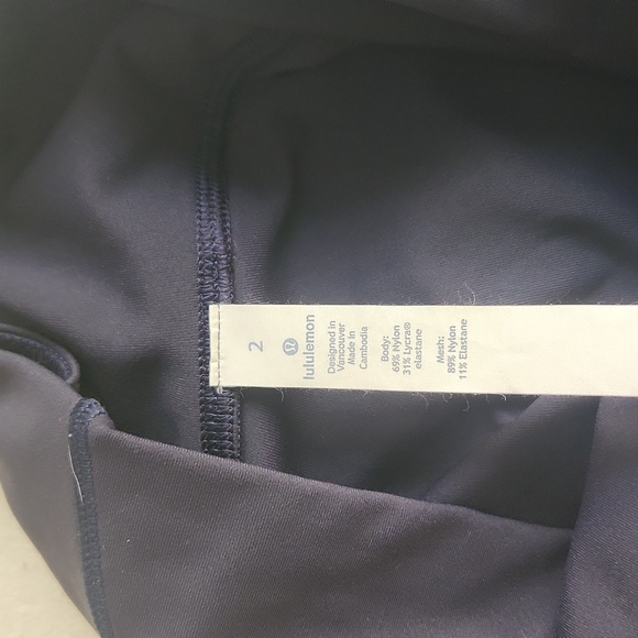 Lululemon Train Times Crop 17" Size 2 Navy - Picture 10 of 13